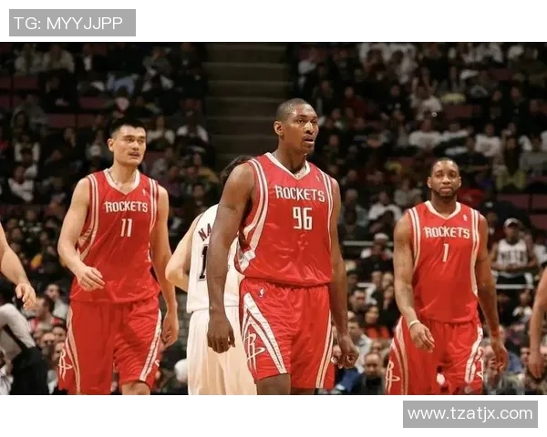 姚明的面具背后隐藏的故事与篮球传奇的交织之旅 姚明的面具背后隐藏的故事与篮球传奇的交织之旅